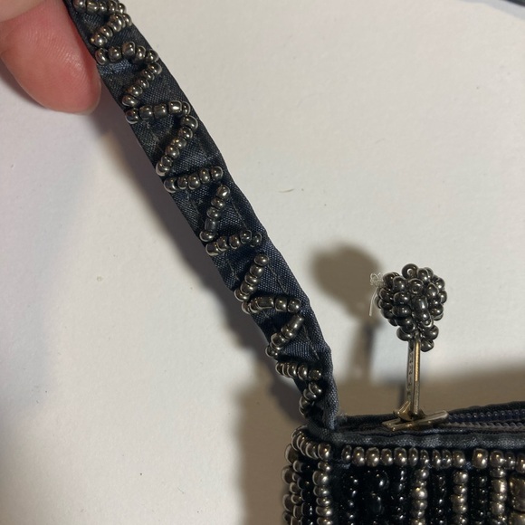 Beaded Crossbody Bag - Picture 6 of 6